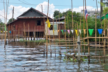 River Thai